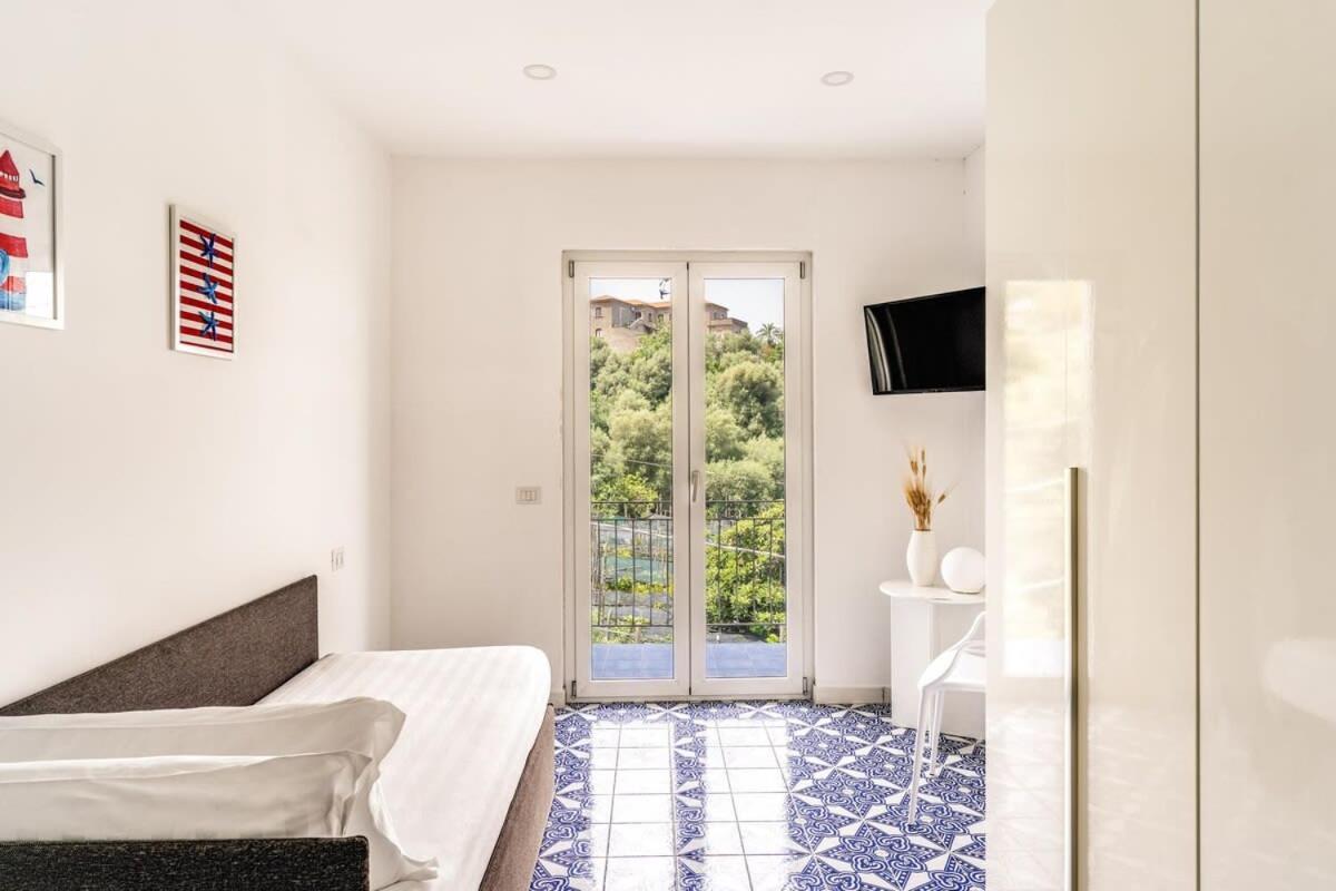 Nenni Apartment Соренто Екстериор снимка